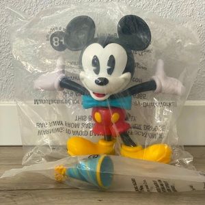 NEW Disney Mickey Mouse 90th Birthday Sipper Cup